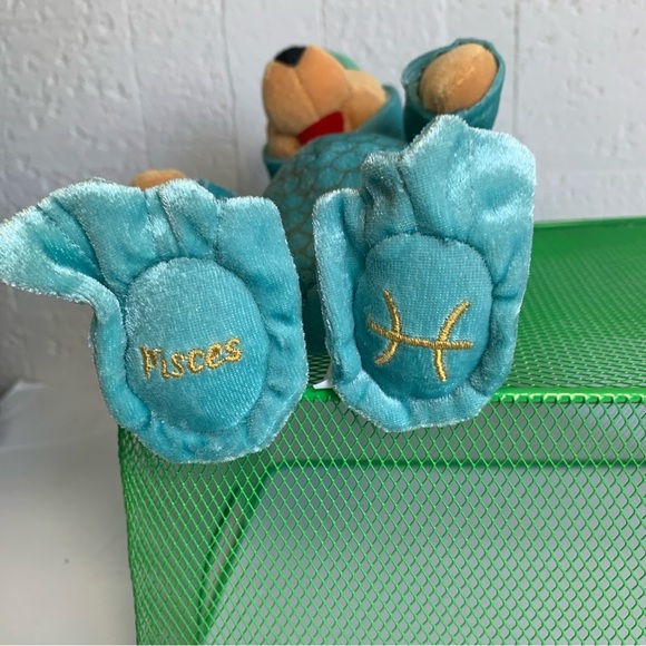Vintage Disney💧Pisces🐠Winnie the Pooh Bean Bag plushie 8” - Picture 7 of 9